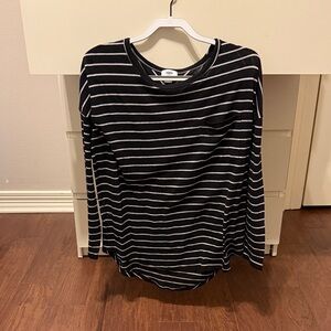 Old Navy Women's Long Sleeve Black and White Striped Tee